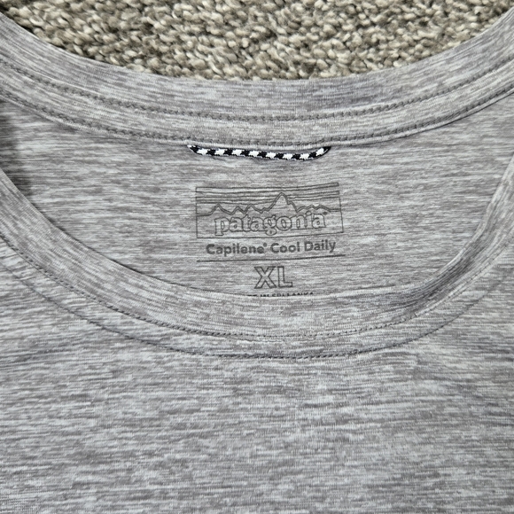 LIKE NEW Patagonia Men's Capilene® Cool Daily Shirt - Picture 5 of 9